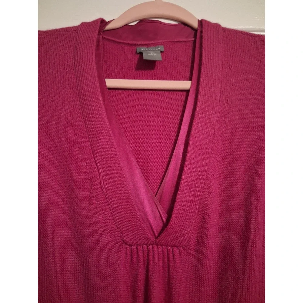Ann Taylor Merino Wool Angora Sweater Small Magenta Deep V Neck Satin Trim